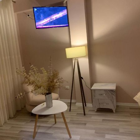 Two Bedroom Villa ติรานา ภายนอก รูปภาพ