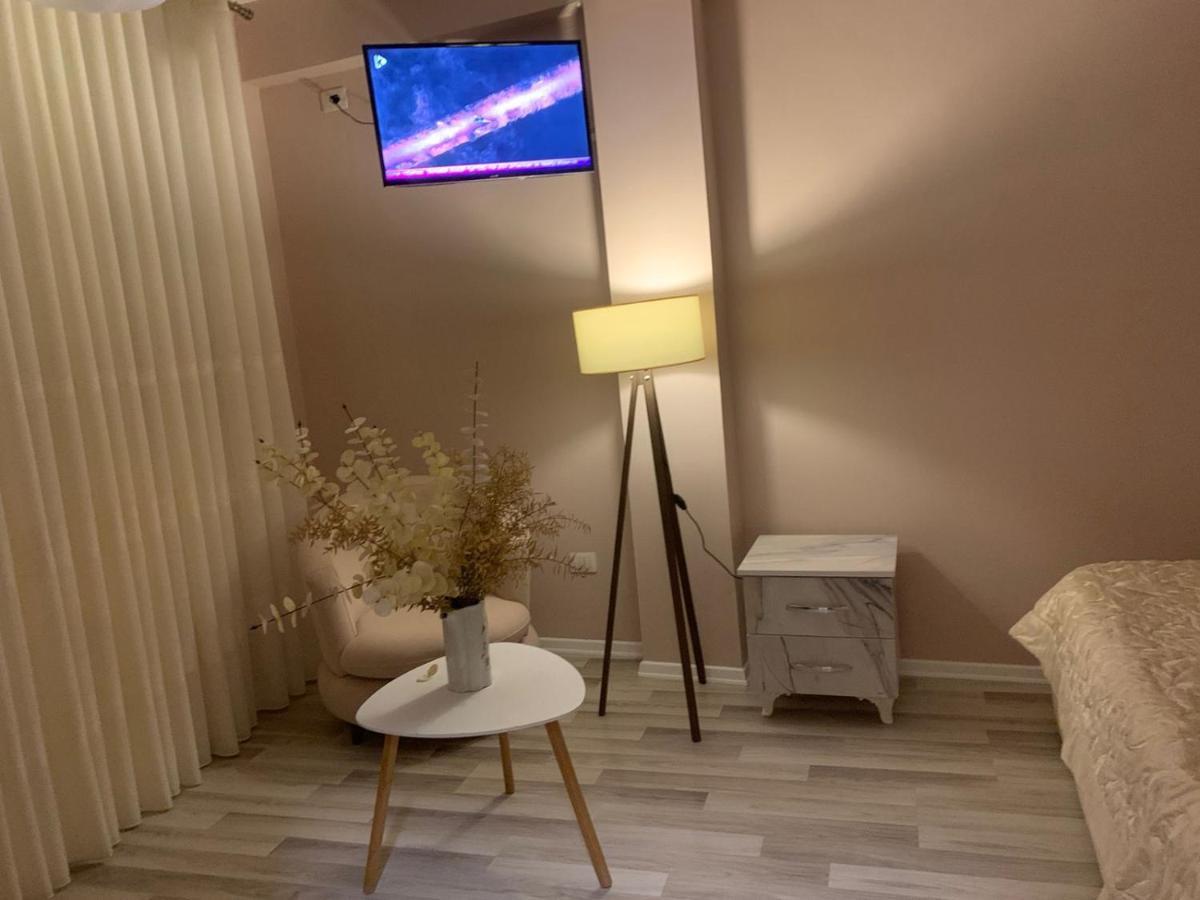 Two Bedroom Villa ติรานา ภายนอก รูปภาพ